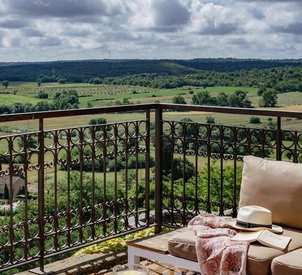 テラス付スイート, La Fontasse