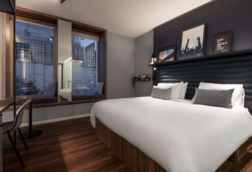 غرفة قياسية لذوى الاحتياجات الخاصة, Astay Antwerp