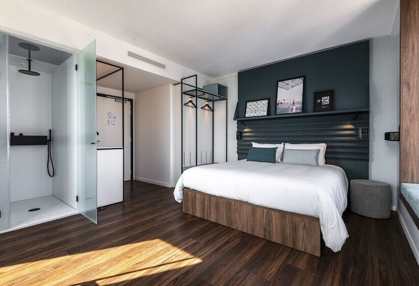 غرفة قياسية, Astay Antwerp