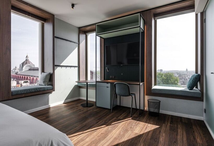 غرفة قياسية, Astay Antwerp