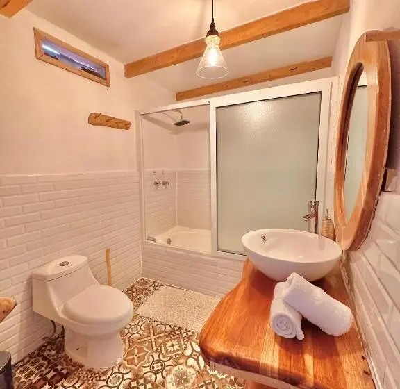سوییت با چشم‌انداز استخر, Sababa Resort