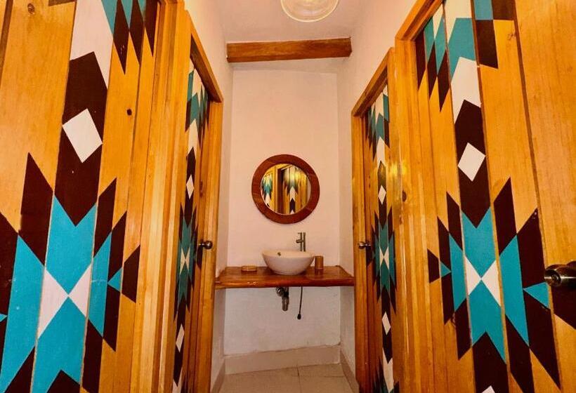 تختخواب در اتاق مشترک, Sababa Resort