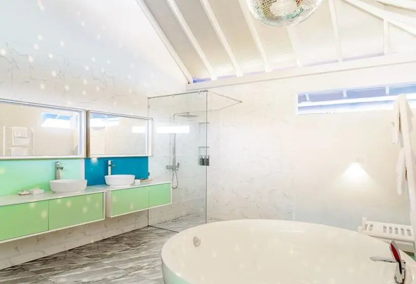ویلای یک اتاق خوابه با استخر شنا, The Standard, Huruvalhi Maldives