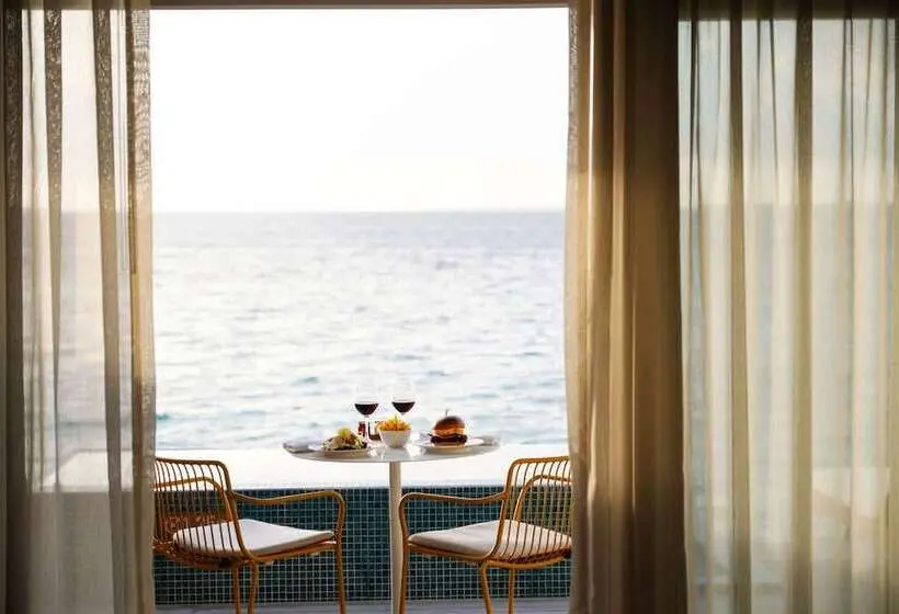 ویلای یک اتاق خوابه با استخر شنا, The Standard, Huruvalhi Maldives