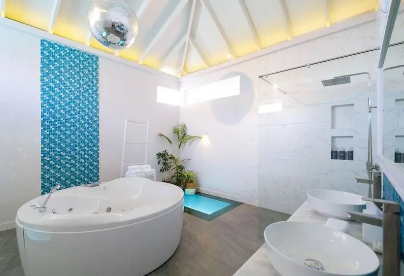 اتاق استاندارد, The Standard, Huruvalhi Maldives