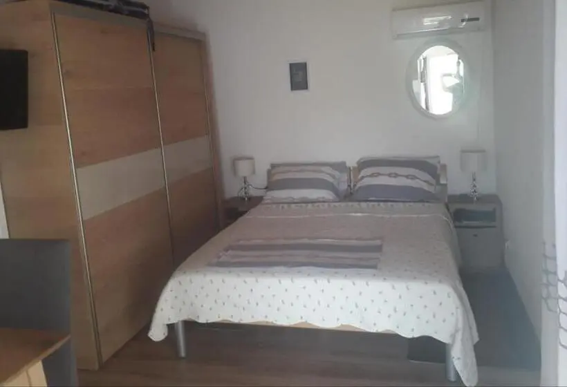 １ベッドルームアパートメント, Apartments Carev 1293
