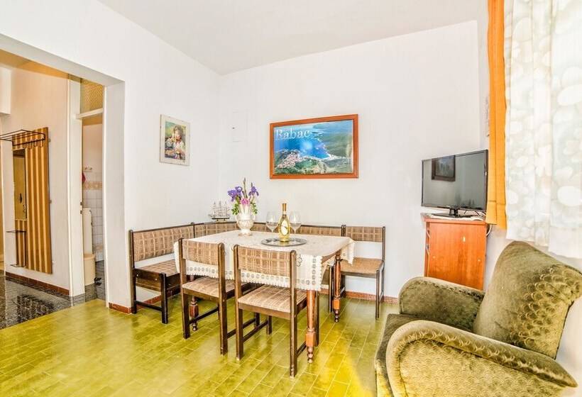 דירת חדר, Apartments Poljak