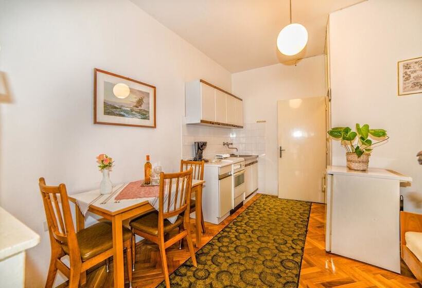דירת חדר, Apartments Poljak