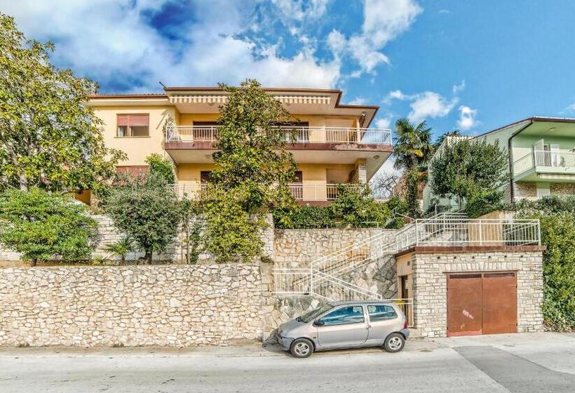 דירת חדר, Apartments Poljak