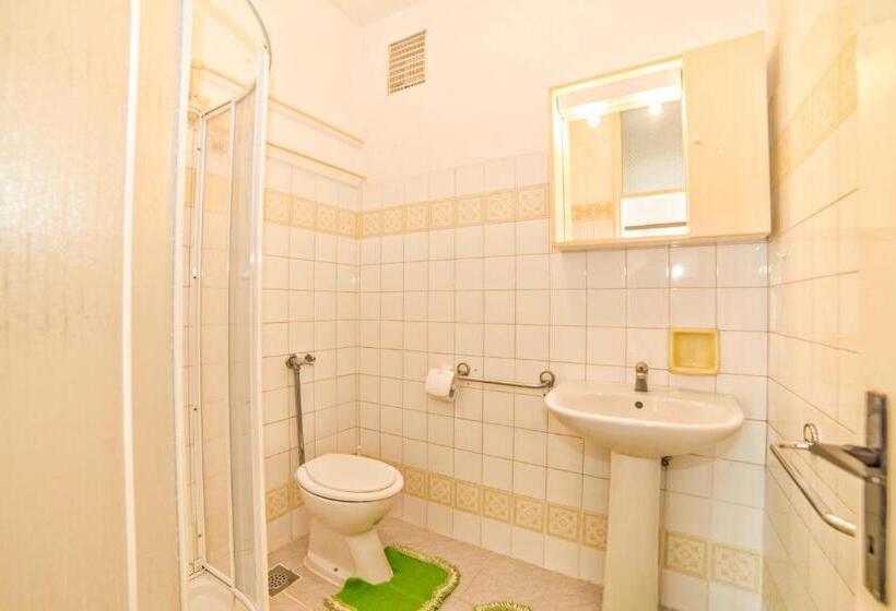 דירת חדר, Apartments Poljak
