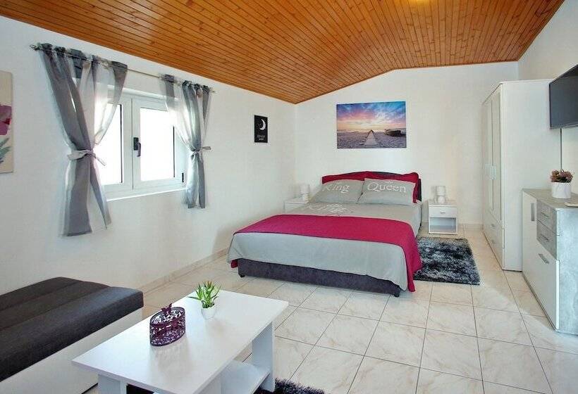 1ベッドルームアパートメント, Apartments Verka