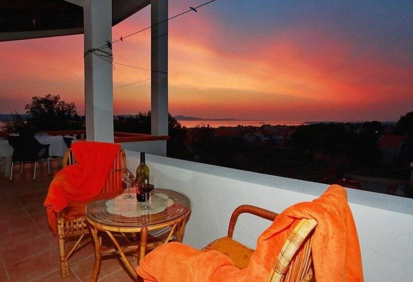 شقة غرفة واحدة, Apartments Verka