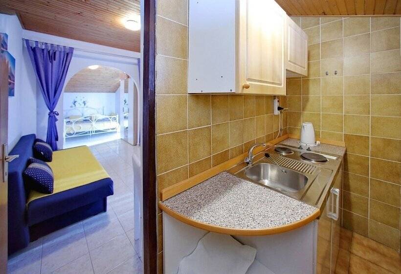 شقة غرفة واحدة, Apartments Verka