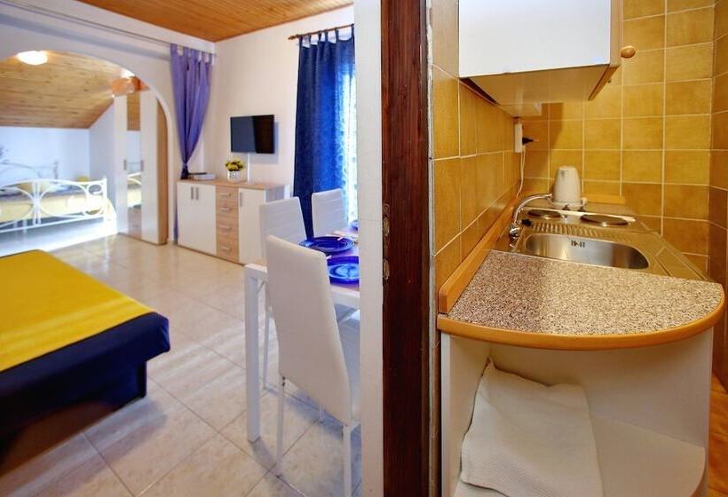 شقة غرفة واحدة, Apartments Verka