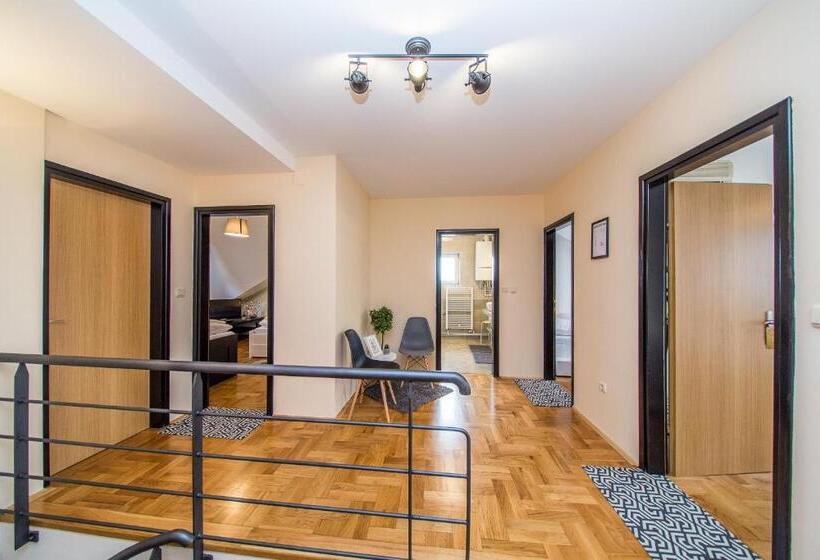 バス共有のスタンダードルーム, Houzzz21