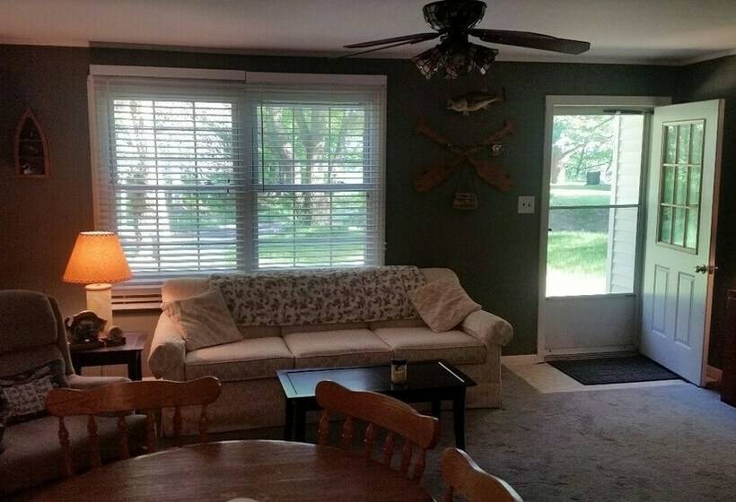 Дом 1 Спальня, The Pentwater House