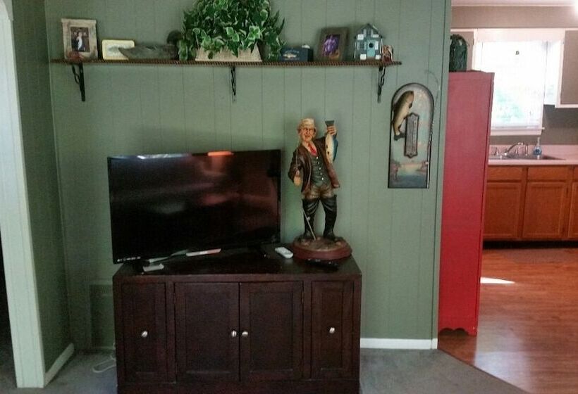 Дом 1 Спальня, The Pentwater House