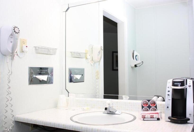 キングサイズベッドのデラックスルーム, Highbrook Motel