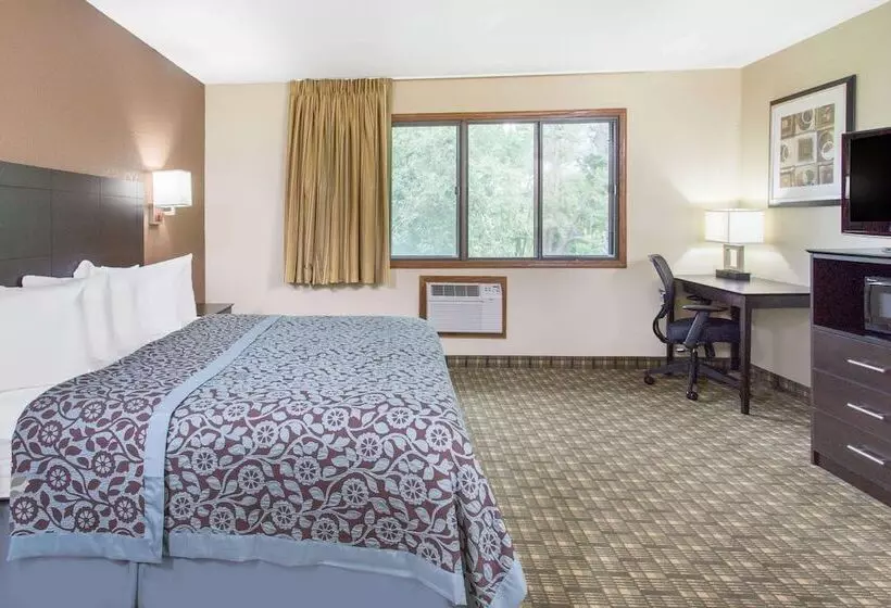 استودیوی لوکس, Days Inn & Suites By Wyndham Waterloo