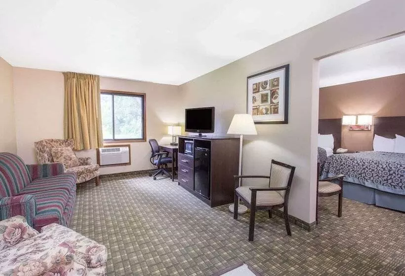 استودیوی لوکس, Days Inn & Suites By Wyndham Waterloo