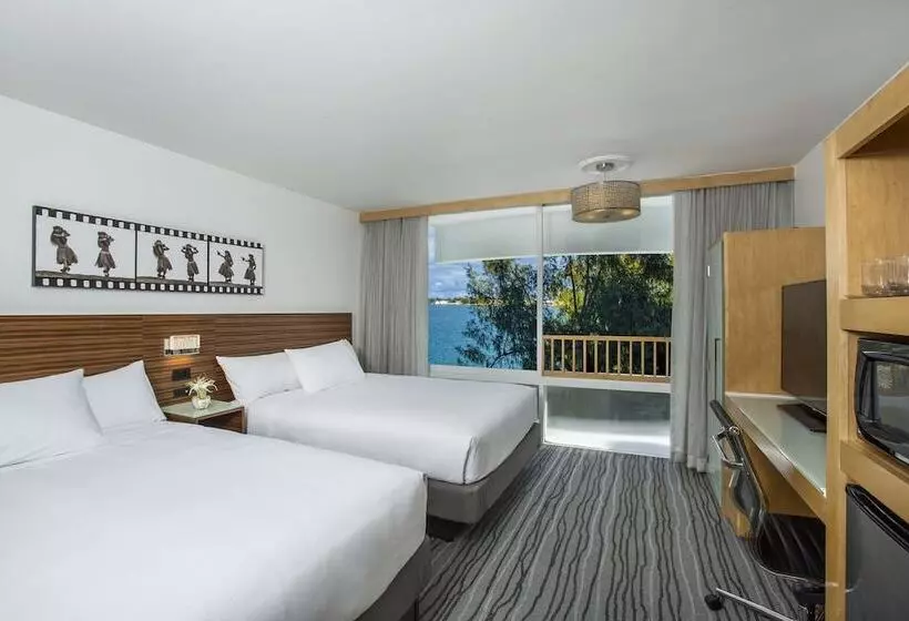 ２ダブルベッドのスタンダードルーム, Grand Naniloa Hotel Hilo   A Doubletree By Hilton
