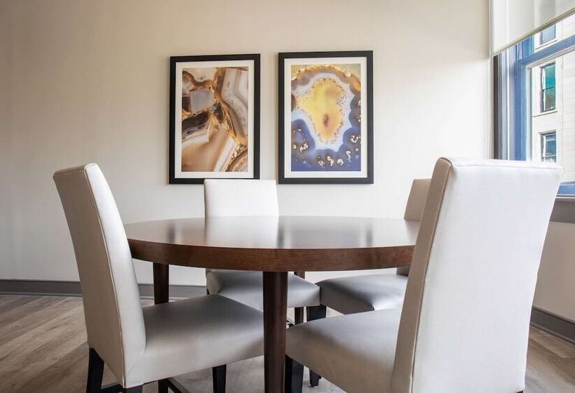 デラックススイート, Haywood Park Hotel, Ascend Hotel Collection