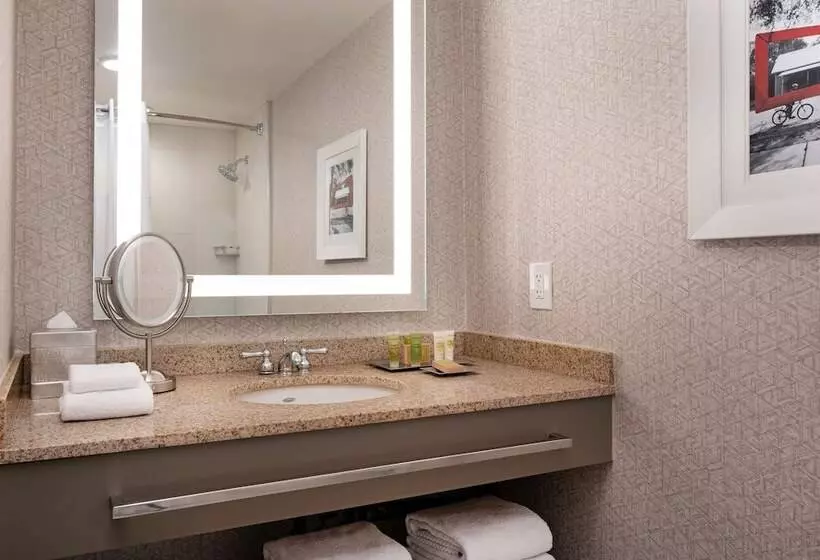 اتاق استاندارد با 2 تخت دوبل, Coast Seattle Downtown Hotel By Apa