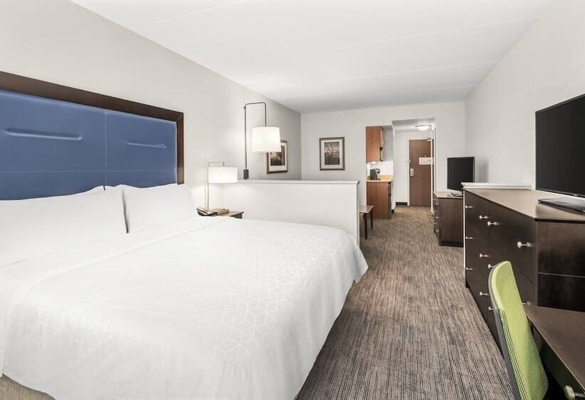 جناح, Holiday Inn Express & Suites Wilmington Newark, An Ihg