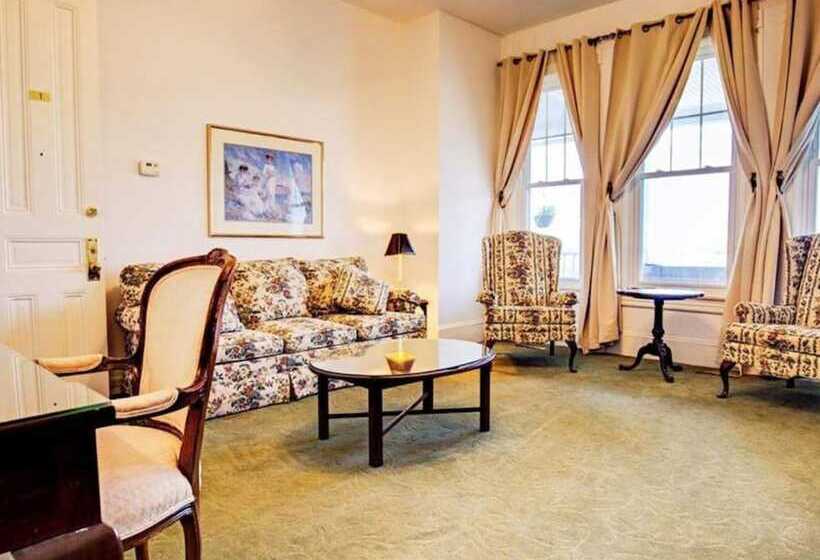 Suite with lake view, The Hewitt Wellington