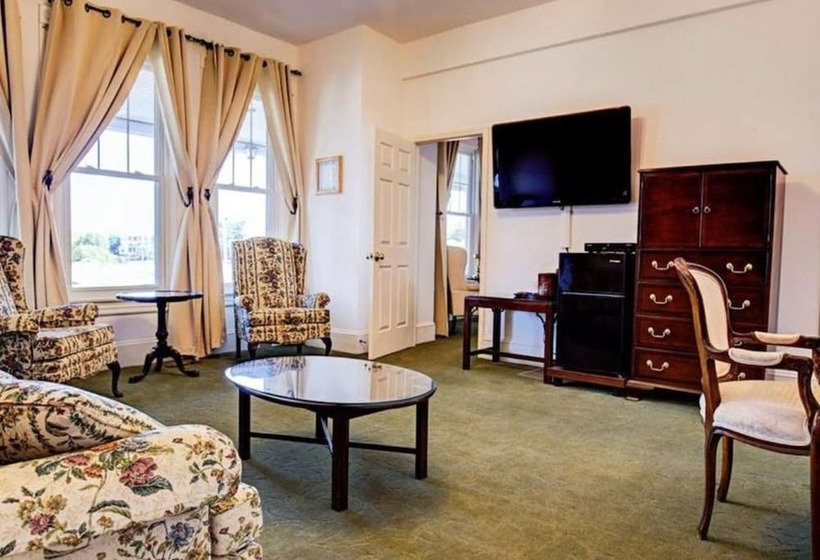 Suite with lake view, The Hewitt Wellington