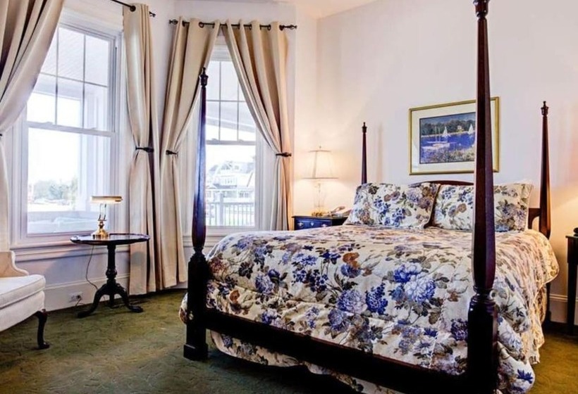 Suite with lake view, The Hewitt Wellington