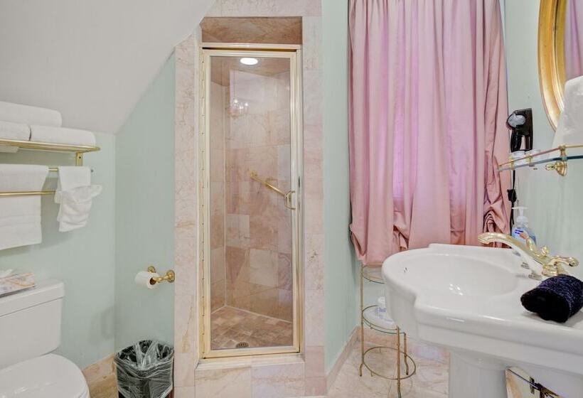 Suite with lake view, The Hewitt Wellington