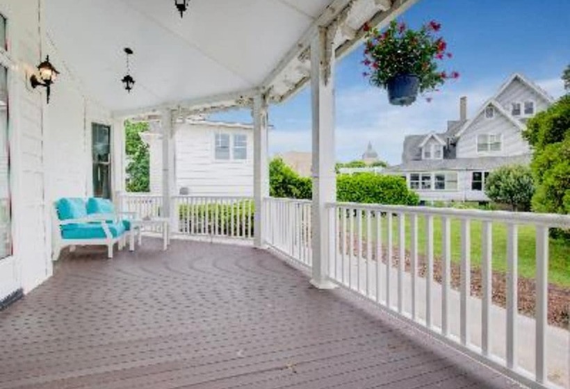 Suite with lake view, The Hewitt Wellington