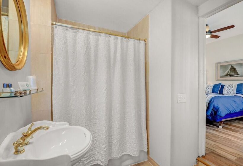 标准间, The Hewitt Wellington