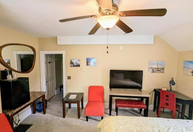 带泳池观景的豪华房, The Hewitt Wellington