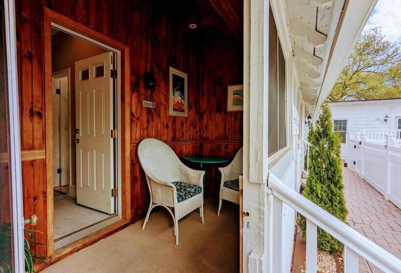 带泳池观景的豪华房, The Hewitt Wellington