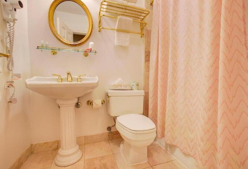 带泳池观景的豪华房, The Hewitt Wellington