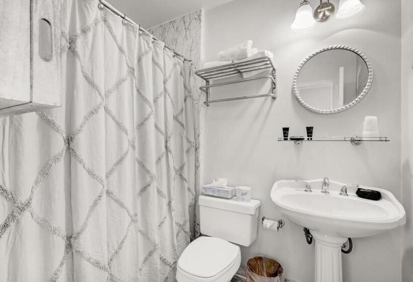 带泳池观景的豪华房, The Hewitt Wellington