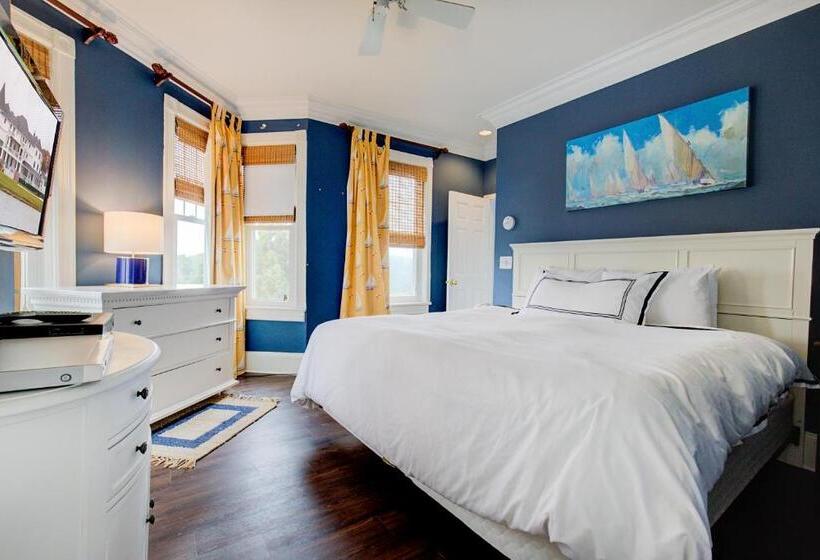 Suite with lake view, The Hewitt Wellington