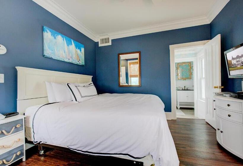 Suite with lake view, The Hewitt Wellington