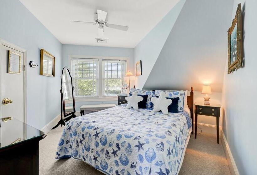 Suite with lake view, The Hewitt Wellington