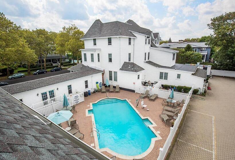 标准间带游泳池, The Hewitt Wellington