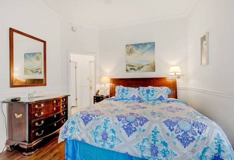 Suite with lake view, The Hewitt Wellington