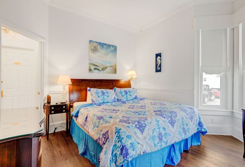 Suite with lake view, The Hewitt Wellington