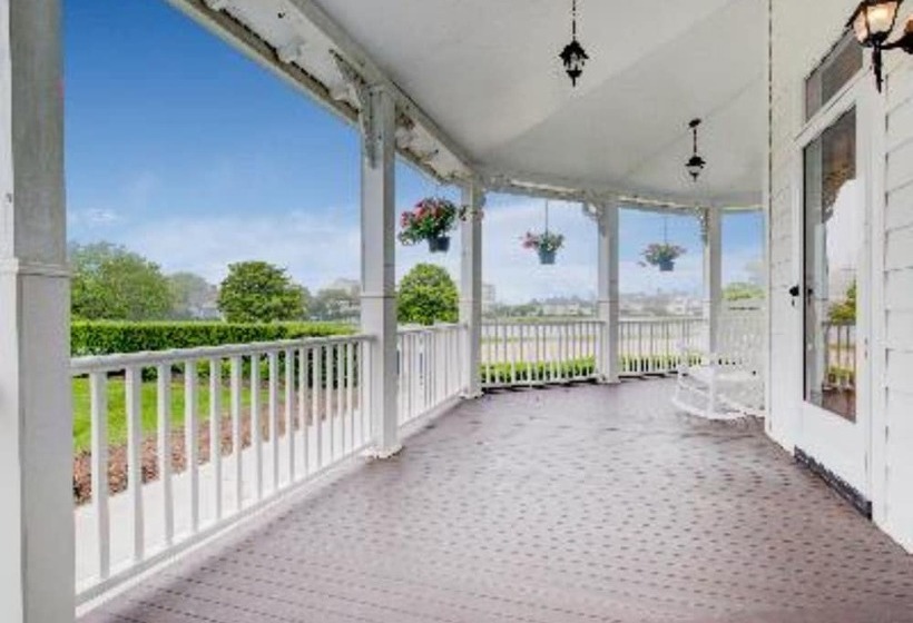 Suite with lake view, The Hewitt Wellington