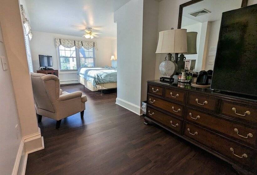 标准间, The Hewitt Wellington