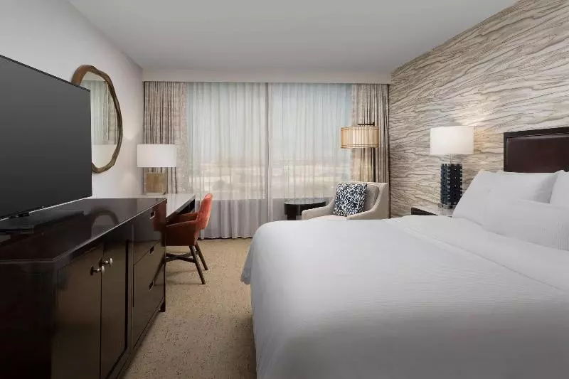 キングサイズベッドのスタンダードルーム, The Westin Dallas Fort Worth Airport