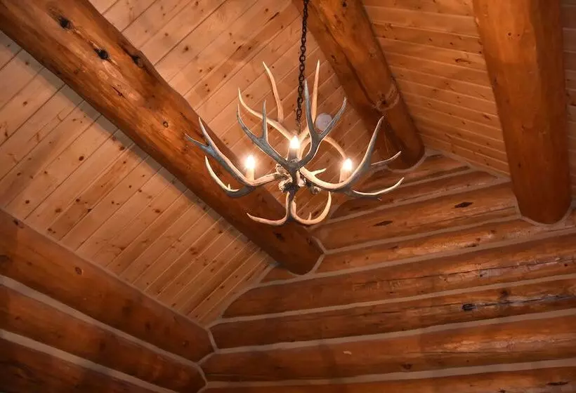 スイート, The Hatchet Resort
