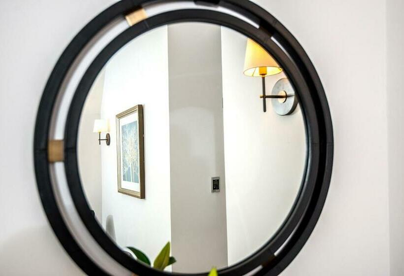 家庭套房, Burnside