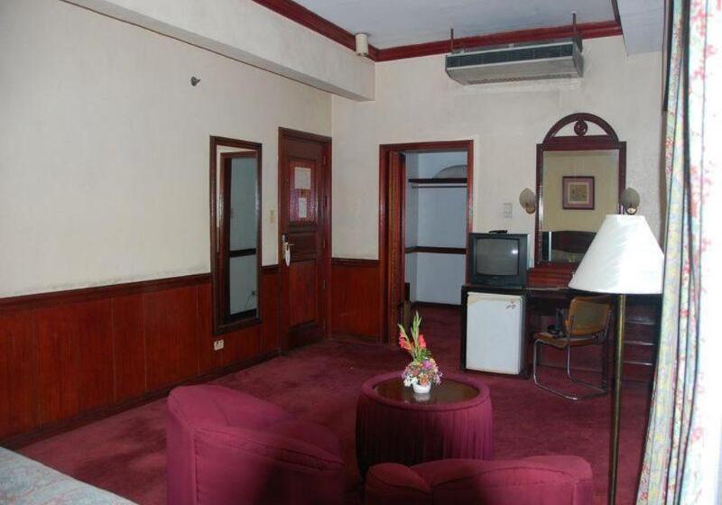 キングサイズベッドのスイートルーム, Comfort Inn & Suites Near Route 66